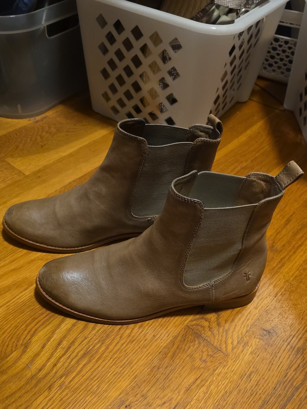 Womens Frye Chelsea Boots in Taupe Brown